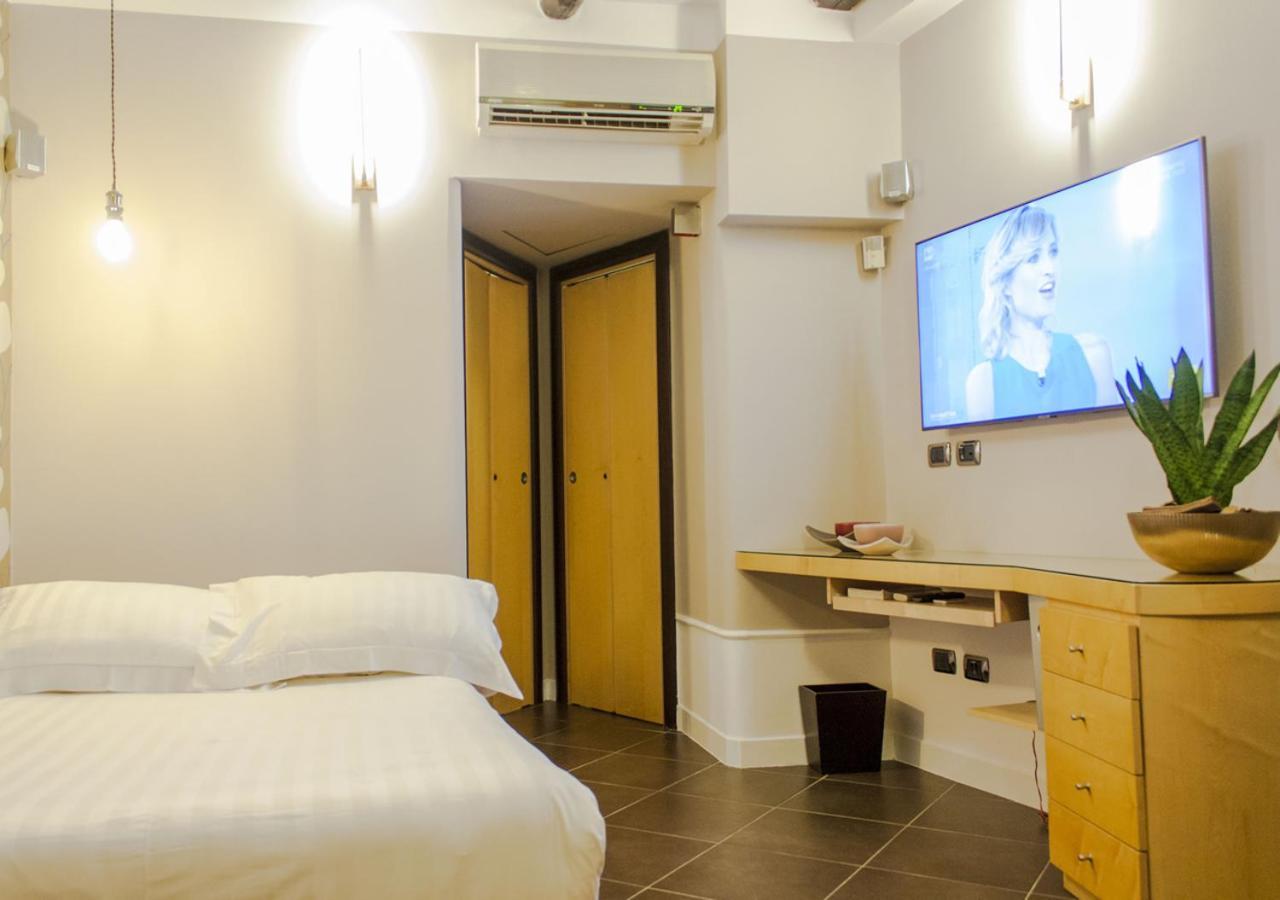 Апартаменты Relais Santa Chiara Неаполь Экстерьер фото